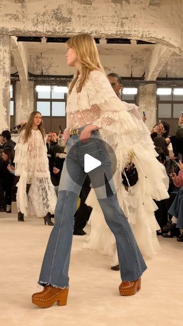 WWD on Instagram: "@chloe fall 2024 by newly appointed creative director @chemena   Video: @hey_imlara and @tianweizhang" Chloe Fashion Show 2024, Chloe 2024 Spring Summer, Chloe Boho Style, Boho 2024 Outfits, Chloe Aw24, Chloe Runway 2024, Chloe Fall Winter 2024, Fall Boho Chic Outfits, Chloe 2024 Fall