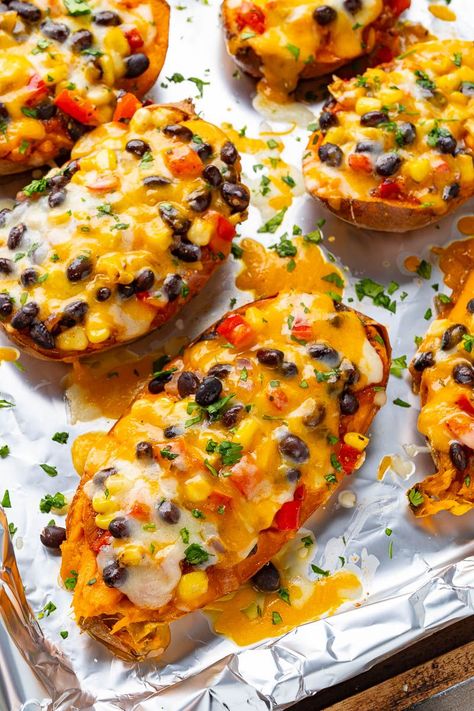 Mexican Stuffed Sweet Potatoes Mexican Potato Recipes, Mexican Thanksgiving Side Dishes, Mexican Sweet Potato Recipes, Stuffed Sweet Potatoes Recipes, Stuffed Sweet Potato Recipes Healthy, Sweet Potato Mexican, Mexican Stuffed Potatoes, Mexican Sweet Potato, Stuffed Sweet Potatoes