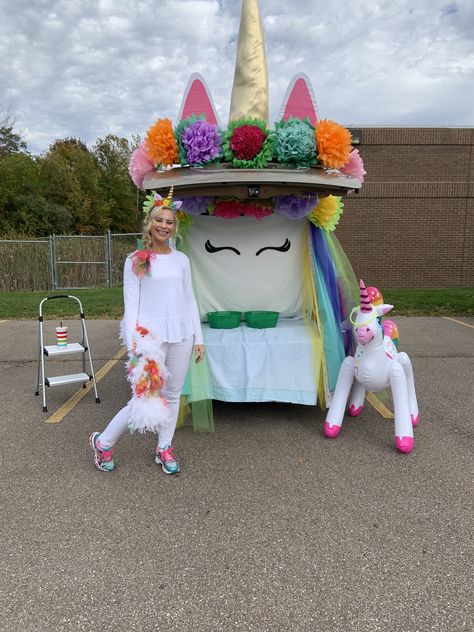 Trunk Or Treat Unicorn Ideas, Unicorn Theme Trunk Or Treat, Trunk Or Treat Unicorn, Unicorn Trunk Or Treat Ideas, Unicorn Trunk Or Treat, Prek Halloween, Trunker Treat Ideas, Balloon Halloween, Fall Festival Games