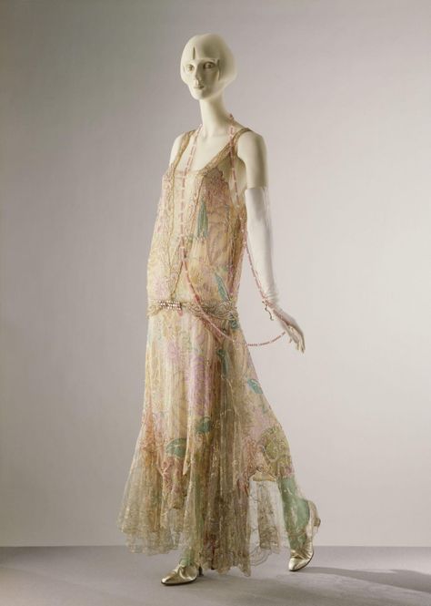 Paris Artist, Callot Soeurs, 1930 Dress, Flow Dress, 1920s Fashion, Fashion Costume, Victoria And Albert Museum, Historical Fashion, Belize