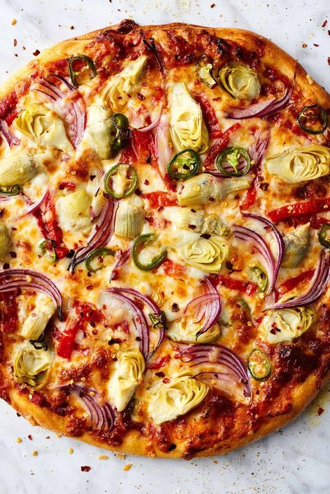 Artichoke Heart Pizza, Vegetarian Pizzas, Pizza With Basil, Veggie Pizza Recipes Homemade, Pizza Topping Ideas Vegetarian, Pizza Veggie, Pizza Artichoke, Pizza With Artichokes, Pizza With Vegetables