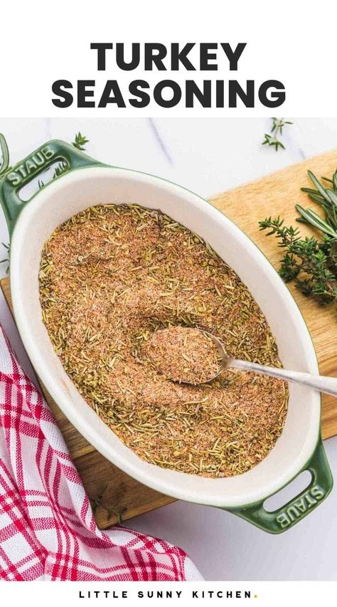 Turkey Seasoning Recipes, Turkey Rub Recipes Thanksgiving, Best Turkey Seasoning, Turkey Dry Rub, Ground Turkey Cabbage, Thanksgiving Seasoning, Ground Turkey Seasoning, Turkey Cabbage, Turkey Rub Recipes