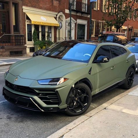 Lambo Truck, Lamborghini Interior, Aventador Lamborghini, Luxury Cars Audi, Pimped Out Cars, Luxurious Cars, Lamborghini Cars, Cars Luxury, Super Luxury Cars