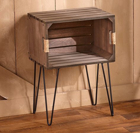 Wood Wooden Crate End Table, Crate End Table, Unique End Tables, Crate End Tables, Koti Diy, Crate Diy, Crate Furniture, Wood Crates, Hairpin Legs