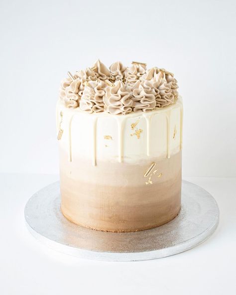 Nude Birthday Cake, Cakes 2023, Nude Cake, Bday Ideas, Yummy Cakes, Just Don, Vanilla Cake, Cake Designs, You Think