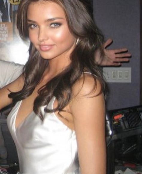 Miranda Kerr Body, Miranda Kerr Makeup, Miranda Kerr Victoria Secret, Miranda Kerr Hair, Victoria Secret Models, Vs Models, Feminine Fashion, Model Inspo, Model Aesthetic