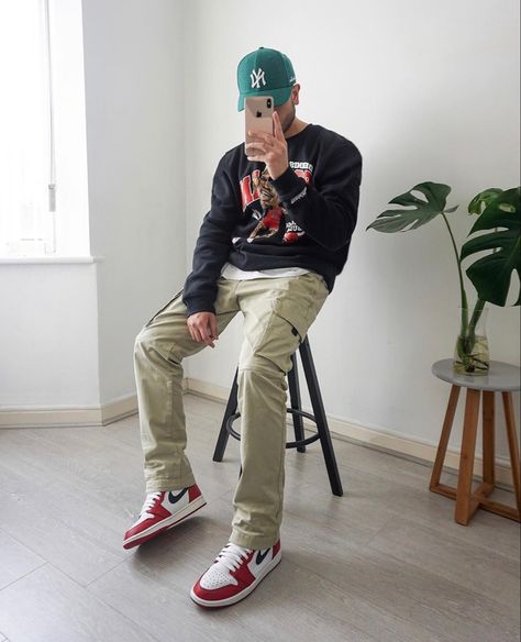 Jordan 1 Low Red Outfit, Red Outfits For Men, Jordan 1 Red Outfit, Jordan 1 Chicago Outfit, Red Jordan 1 Outfit, Jordan 1 Low Outfit, How To Style Jordans, Jordan 1 Outfit Men, Jordan 1 Outfit