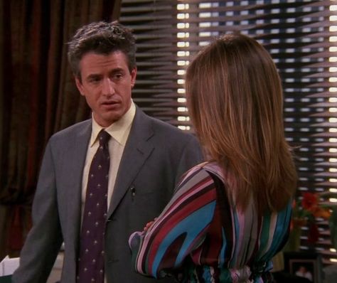 FRIENDS 2003 (S9 E11) Rachel with Gavin (co-star Dermot Mulroney). Gavin Mitchell Friends, Dermot Mulroney 90s, Dermot Mulroney, Cos Man, Pretty Nose, David Schwimmer, Friends Season, Some Like It Hot, Middle Aged Man