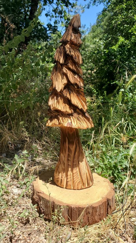 Tree Trunk Carving Ideas, Log Carving Ideas, Carved Tree, Tree Carvings, Tree Carving Ideas, Tree Stump Carving Ideas, Stump Carving, Tree Stump Carving, Chainsaw Wood Carving Ideas