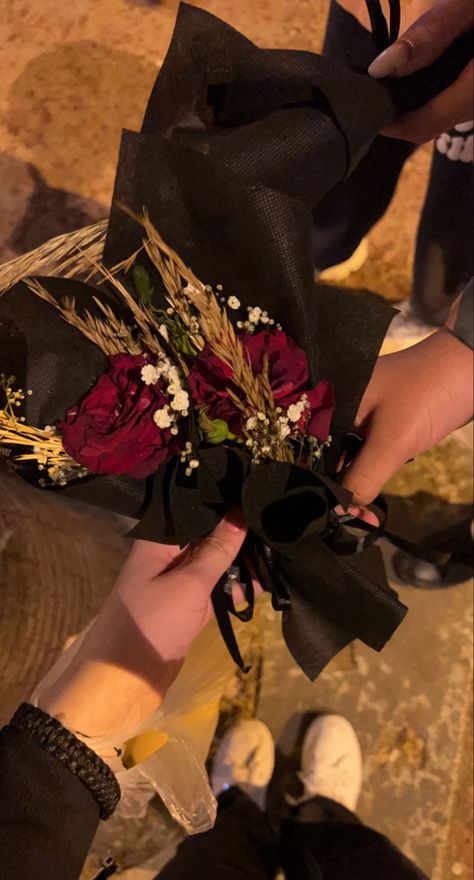 Flowers
Bouquet 
Standing 
holding flowers Flower Bookey Aesthetic, Small Rose Bouquet Aesthetic, Giving Flowers Aesthetic Couple, Aesthetic Roses Bouquet, Small Aesthetic Bouquet, Flower Bouquet Small Simple, Rose Flower Bookey, Small Flower Bouquet Aesthetic, Holding Flower Bouquet Aesthetic