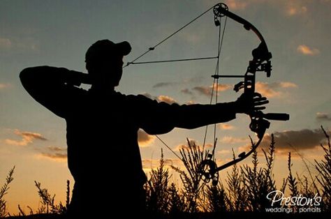 Bow hunting silhouette Senior Boy Poses, Hunting Senior Pictures, Picture Boy, Hunting Photography, Compound Bows, Senior Photos Boys, Hunting Pictures, Fishing Photography, Senior Pictures Boys