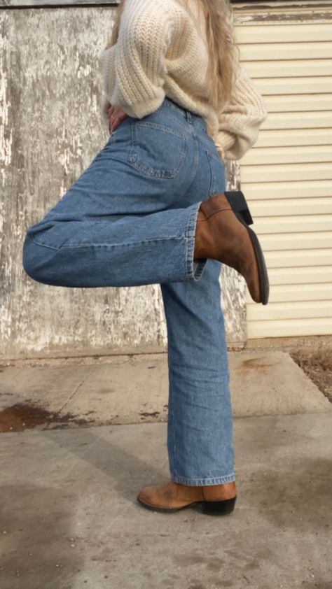 Square Toed Cowgirl Boots Outfits, Cowboy Boots Outfit Modest, Thrifted Cowboy Boots, Western Style Inspiration, Womens Cowgirl Boots Outfits, Tall Boots Outfit Jeans, Everyday Cowboy Boot Outfit, Flare Jean Outfits Fall, Jeans And Boots Outfit Country