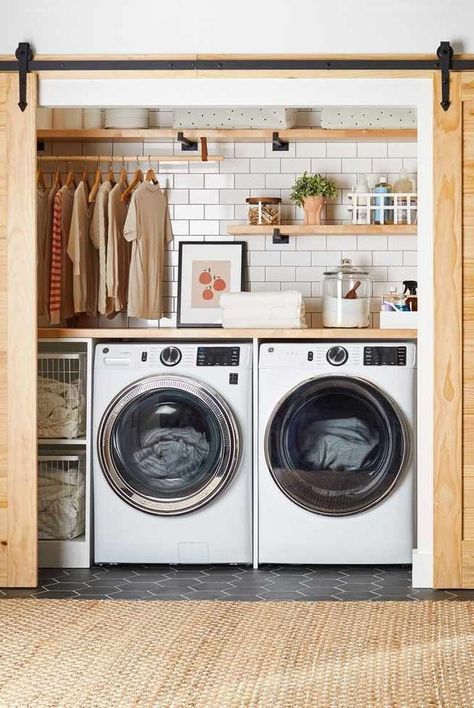 Case Creole, Laundry Nook, Hidden Laundry, Garage Laundry, Laundry Room Closet, Laundry Room Renovation, Bathroom Laundry Room, Laundry Room Cabinets, Laundry Room Inspiration