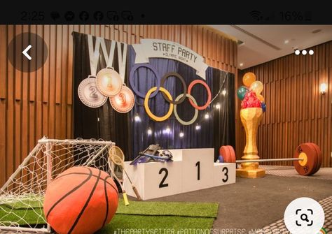 Sports Day Board Decoration, Olympic Party Decorations, Summer Olympics Party, Sports Day Decoration, Vbs Olympics, Olympics Decorations, Olympic Podium, Olympic Theme Party, Olympic Idea