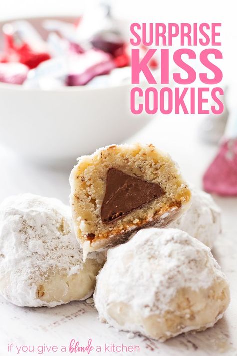 Surprise kiss cookies have a secret Hershey's Kiss hidden inside! Perfect for Valentine's Day or Christmas cookie swaps. via @haleydwilliams Kisses Recipes, Peppermint Cookie Recipe, Kiss Cookie Recipe, Peppermint Cookie, Hershey Kiss Cookies, Surprise Kiss, Surprise Cookie, Christmas Pastries, Future Chef