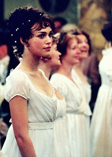 Keira Knightley, Elizabeth Bennet - Pride & Prejudice (2005) #janeausten #joewright Dress idea for Summer Ball Pride And Prejudice Book, Lizzie Bennet, Pride And Prejudice 2005, Jane Austen Novels, Jane Austin, Elizabeth Bennet, Rosamund Pike, Mr Darcy, Costume Drama