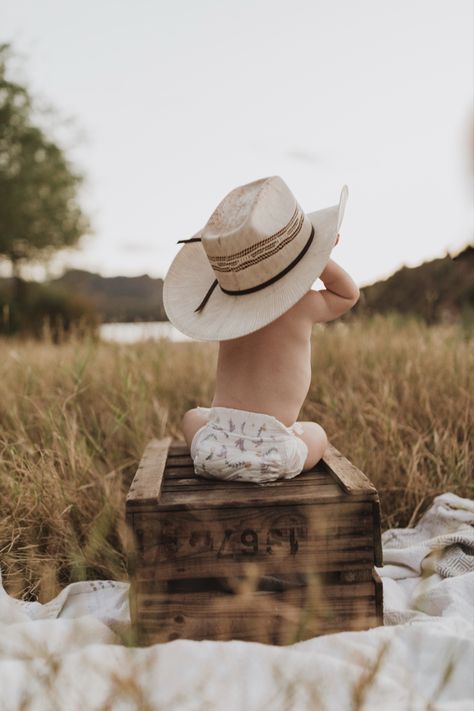 Cowboy First Birthday, 1st Birthday Boy Themes, Rodeo Birthday Parties, Baby Birthday Photoshoot, Western Birthday Party, 1st Birthday Pictures, Cowboy Pictures, 1st Birthday Photoshoot, Cowboy Birthday Party