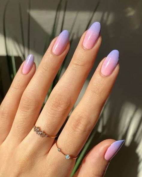 25 April Chic Nails: Stylish Tips Design for the Season - 160grams Almond Shape Lavender Nails, Pastel Purple Nails Acrylic Almond, Lilac Nails With Accent Nail, Lilac Almond Acrylic Nails, Trending Ombre Nails, Lavender Ombre Nails Almond, Almond Acrylic Nails Lilac, Lilac Ombre Nails, Bird Talons