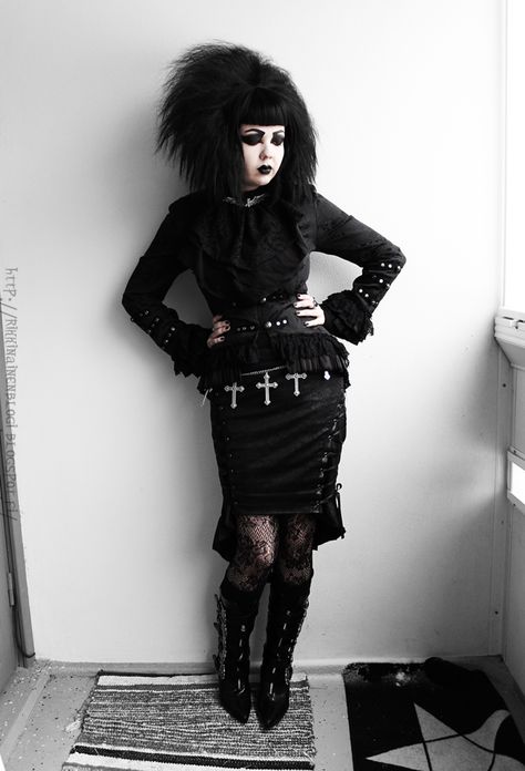 Trad Goth Fashion, Traditional Goth, Goth Gifts, Modern Goth, How To Impress, Goth Subculture, Trad Goth, Arte Punk, Goth Clothing