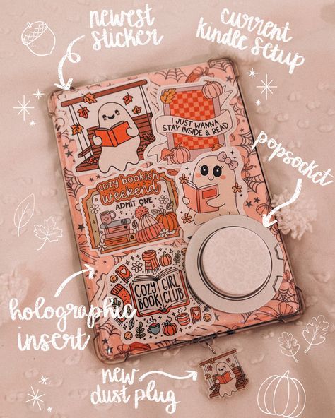 my current kindle set up 🍂🎃🍁👻💕 all of my stickers, holographic insert & dust plug are from @mtaylorcreative !!! 💭QOTD: do you like decorating your kindle for the seasons??? ��✨ Kindle Case Decoration, Decorate Kindle, Kindle Decoration, Kindle Girlie, Kindle Insert, Kindle Aesthetic, Ereader Case, Book Essentials, Kindle Stickers