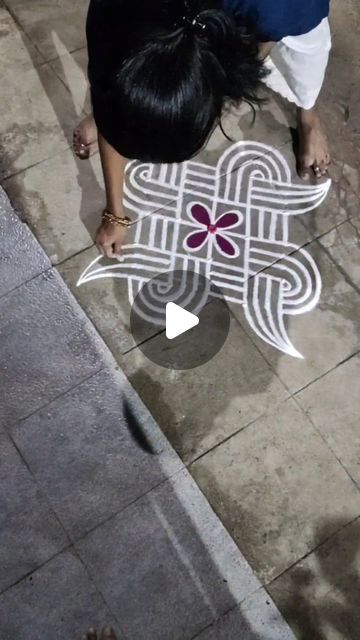 Kolam Designs With Colors, New Kolam Designs, Rangoli Muggulu Designs, Traditional Kolam Designs, Kolam Designs Rangoli, Traditional Rangoli Design, Design Muggulu, Simple Kolam Designs, Dotted Rangoli