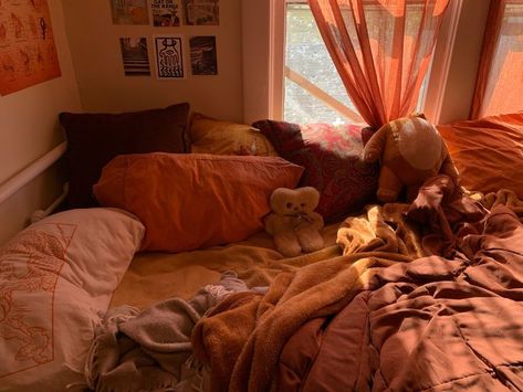 Orange Room Aesthetic, Orange Room, Tent Bed, Orange Rooms, Room Photography, Pinterest Room Decor, Room Goals, Pretty Room, Dreamy Room