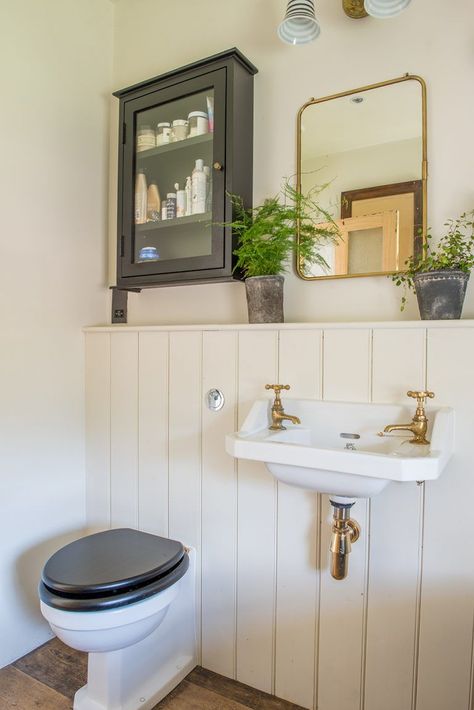 Cotswold Cottage, Bathroom Paneling, Tongue And Groove Panelling, Small Bathroom Interior, Downstairs Toilet, Cottage Bathroom, Style Cottage, Downstairs Bathroom, Upstairs Bathrooms