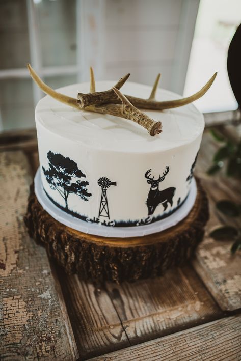 Groom Hunting Cake, Groomsman Cake Hunting, Grooms Cake Hunting Deer, Outdoors Grooms Cake, Deer Birthday Cake For Men, Outdoorsman Grooms Cake, Grooms Cake Tractor, Cow Grooms Cake, Hunting Theme Grooms Cake