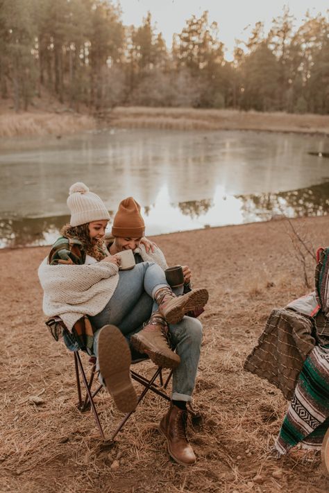 Winter Camping Photoshoot, Campfire Family Pictures, Fall Family Campfire Photos, Christmas Camping Photoshoot, Family Camping Photos, Campfire Photoshoot Couple, Bonfire Photoshoot Couple, Camping Couple Photoshoot, S’mores Photoshoot