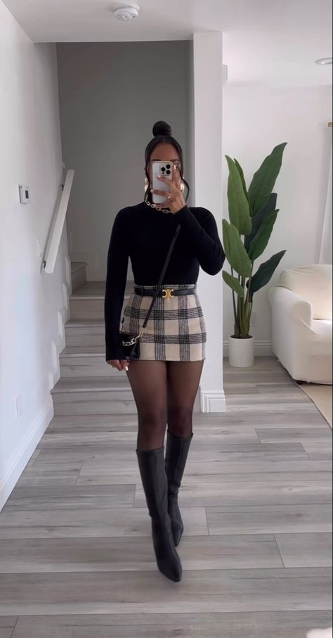 Sophisticated Bar Outfits, Outfits With Black Nylons, What To Wear With Heeled Boots, Winter Outfits Classy Elegant Casual, Leather Pant Sweater Outfit, Winter Winery Outfit 2023, Cute Miniskirt Outfits, Skort Outfit Elegant Winter, Mini Skirt Tights And Boots