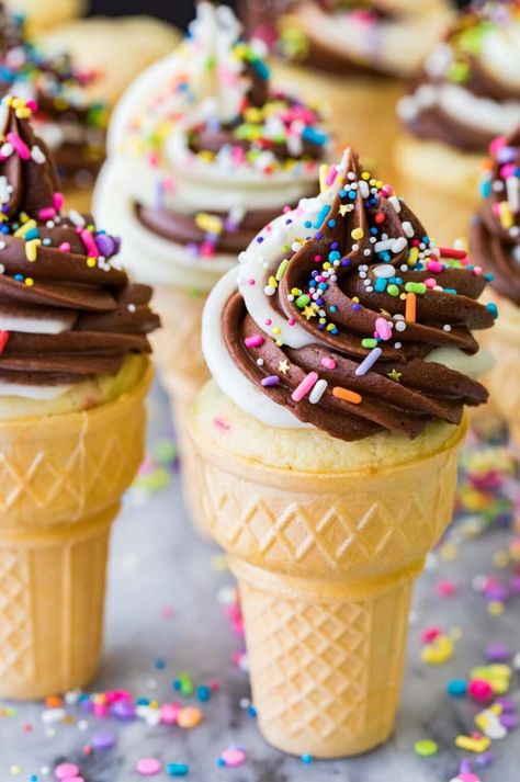 Ice Cream Cone Cupcakes - Sugar Spun Run Ice Cream Cone Cupcakes Recipe, Homemade Ice Cream Cone, Cupcake Ice Cream Cones, Cone Cupcakes, Make Cupcakes, Ice Cream Cone Cupcakes, Salted Caramel Cupcakes, Cupcake Cones, Cake Ice Cream