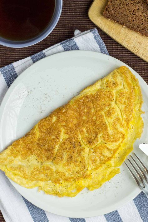 Best Easy Omelette Recipe Half A Recipe, Filling Breakfast Recipes, Cheap Vegetarian Meals, Perfect Omelette, Omelette Recipe Easy, Egg Omelette, Healthy Egg Breakfast, Taiwan Food, Omelette Recipe