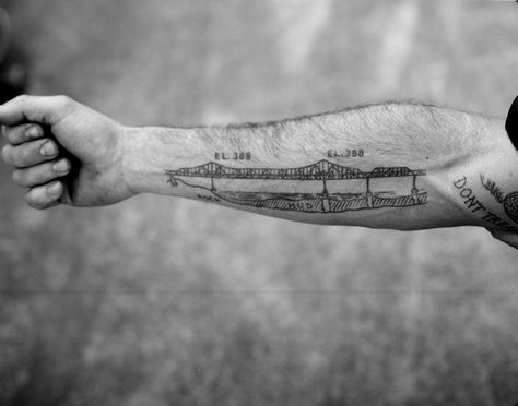 PHOTOGRAPHY of Max Schaff : SCOTT POMMIER Bridge Tattoo, Tatuagem Masculina Pequena, Tattoo Templates, Original Tattoos, Tattoo Lettering Fonts, Cool Tattoos For Guys, Human Canvas, Architecture Tattoo, Japanese Tattoo Art