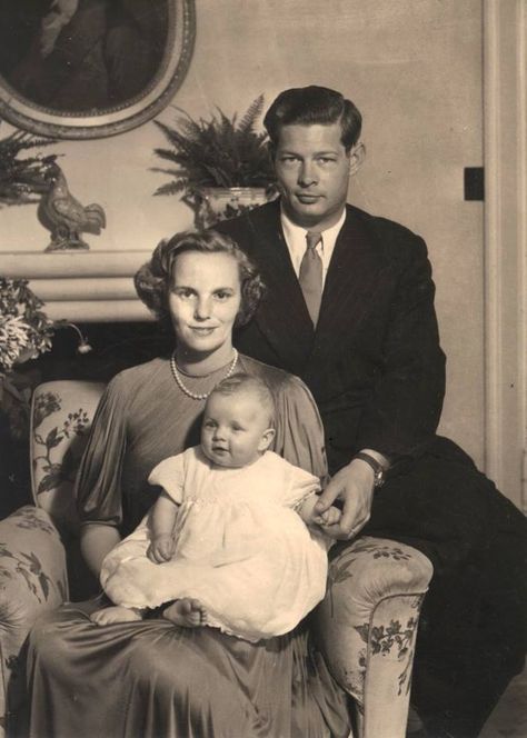 Michael I Of Romania, Romanian Royal Family, Peles Castle, Princess Elizabeth, European Royalty, Princess Margaret, Royal House, Princess Anne, First Daughter