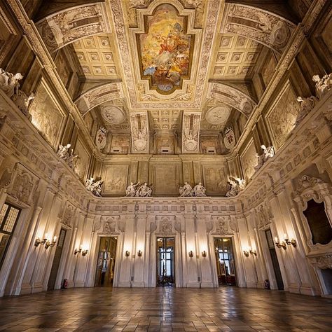 Palazzo Madama, Torino / Turin. The great central hall, obtained in the first half of the 17th century through the covering of the former… Italian Palazzo, Classical Interior Design, Central Hall, Classical Interior, Great Hall, One Half, Turin, 16th Century, 17th Century