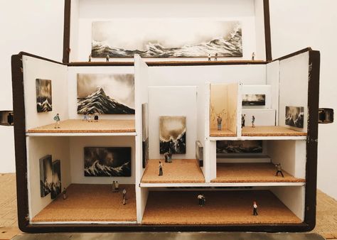 Diy Museum, Museum Model, Mini Art Gallery, Mini Museum, Art Show Ideas, Museum Interior, Tiny Art, Academic Art, Interior Design Boards