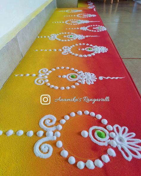 "Discover elegant and simple Rangoli designs that will beautifully enhance and elevate the ambiance of your special occasion. #RangoliDesigns #ElegantDecor #FestiveVibes #TraditionalArt #OccasionDecor #BeautifulRangoli" One Side Rangoli Designs, Simple Sanskar Bharti Rangoli, Rangoli Designs Side Border, Rangoli Borders Design, Border Design For Rangoli, Border Rangoli Designs Flower, Door Rangoli Designs Simple, New Design Rangoli, Rangoli Border Designs Simple