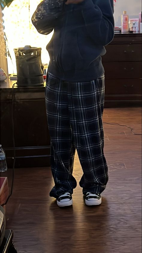 Pjs Outfits Aesthetic Men, Male Pjs Aesthetic, Pjs Pants Outfit, Pj Fits For School, How To Style Pajama Pants, Plaid Pajama Pants Outfits, Pajama Pants Outfit For School, Comfy Pajamas Aesthetic, Dr Pajamas