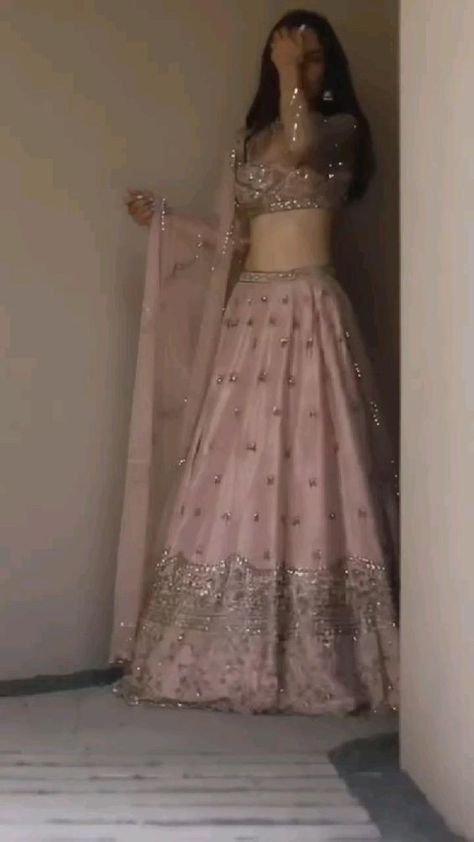 Simple Lehenga, Latest Bridal Lehenga, Trendy Outfits Indian, Indian Outfits Lehenga, Wedding Lehenga Designs, Lehenga Designs Simple, Indian Bride Outfits, Fancy Sarees Party Wear, Traditional Indian Dress