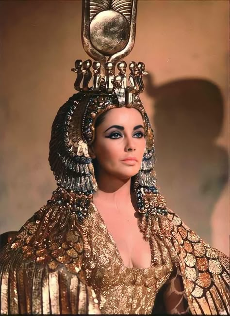 Cleopatra Aesthetic, Cleopatra Movie, Cleopatra Quotes, Cleopatra Dress, Cleopatra Halloween, Elizabeth Taylor Cleopatra, Queen Cleopatra, Ancient Egypt Art, 70s Women