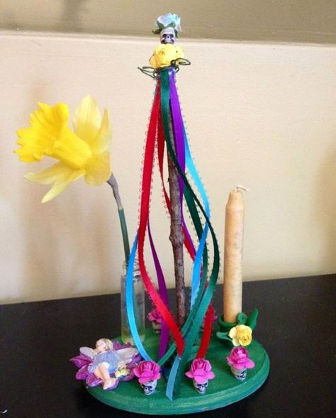 A mini maypole and Beltane altar I made. It has a candle hider for a chime candle, and a vase for a fresh flower.   Www.gossamerhollowdolls.etsy.com Mini Maypole Diy, Beltane Altar Decoration, Mini Maypole, Beltane Ribbon Tree, Beltane Maypole Diy, Sacred Space Altar, Mini Altar, Wiccan Altar, Pagan Crafts