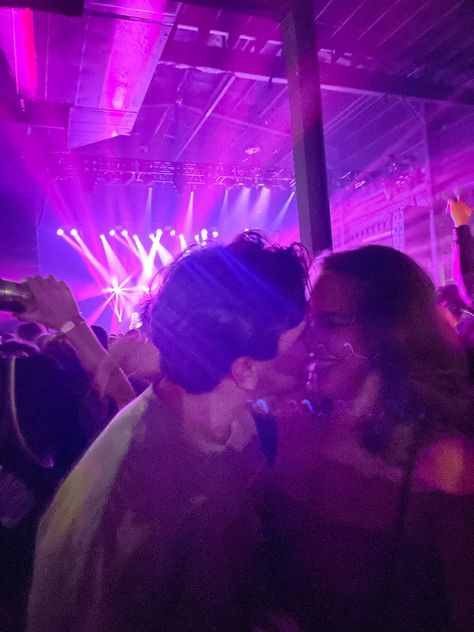 Clubbing With Boyfriend Aesthetic, Couple Clubbing Aesthetic, Couple Concert Pictures Aesthetic, Concert Couple Photos, Concert Photo Ideas Couple, Clubbing With Boyfriend, Lets Make Out Aesthetic, Couple Concert Aesthetic, Couple In Concert