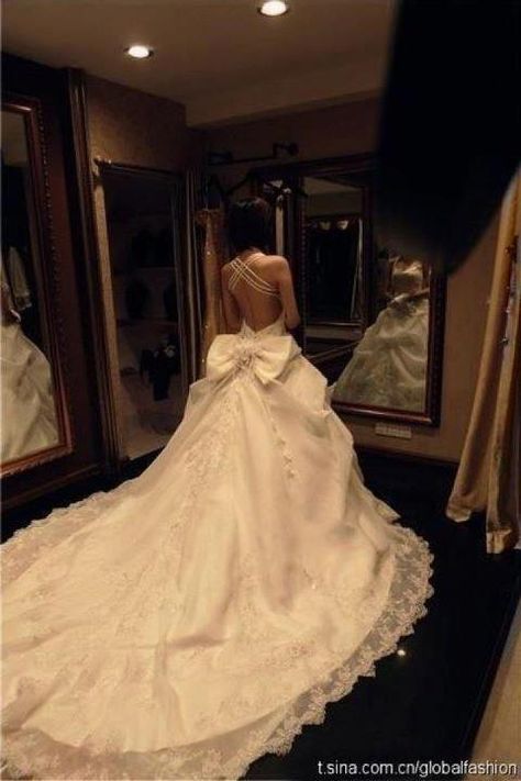 Vintage Wedding Dress Princess, Bow Wedding Dress, Most Beautiful Wedding Dresses, Pretty Wedding Dresses, 2015 Wedding Dresses, Dream Wedding Ideas Dresses, A Wedding Dress, Princess Wedding, Beautiful Wedding Dresses