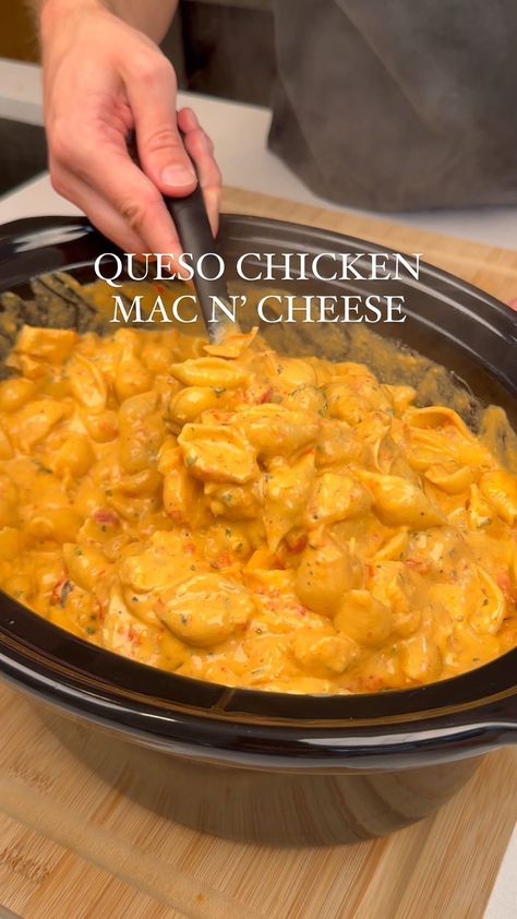 Queso Chicken Mac n’ Cheese Stealth Health Slow Cooker Meal Prep Series, Episode 5 Per serving (makes 10) 540 Calories 46g Protein 62g… | Instagram Chicken Queso Crockpot, Queso Dinner Recipe, Queso Mac And Cheese Recipes Crockpot, Crockpot Chicken Mac And Cheese Recipe, Slow Cooker Chicken Mac And Cheese, Single Serve Crockpot Meals, Queso Mac And Cheese Crock Pot, Queso Chicken Mac And Cheese Crockpot, Chicken Queso Mac And Cheese