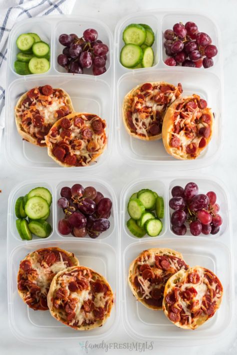 English Muffin Pizza Lunchbox Idea from Family Fresh Meals #lunchbox #easylunchboxes #lunchboxidea #schoollunch #minipizza #lunchidea #packlunch #familyfreshmeals Hot Lunch For School, Pizza Meal Prep, Easy Lunch Ideas For School, English Muffin Pizza, Pizza Lunch, Lunch Box Ideas, Fresh Meals, Healthy Lunch Meal Prep, Family Fresh Meals