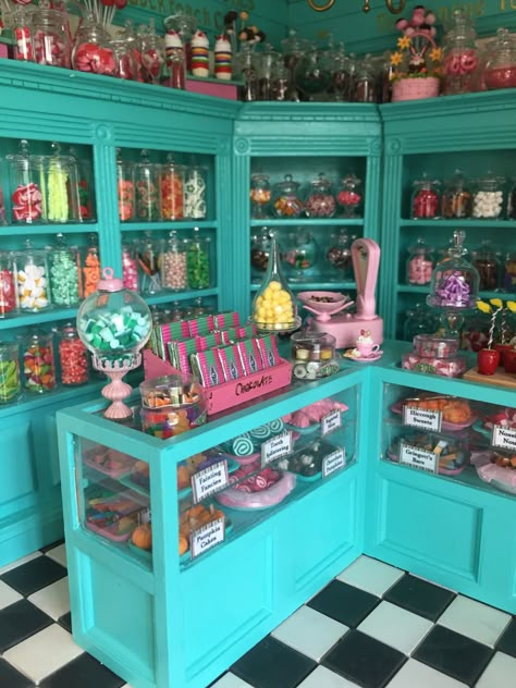 honeydukes candy | On Being a Mini Mum......: Mrs Flume is busy ... Whimsical Photos, Candy Store Design, Candy Store Display, Honeydukes Candy, Candy Room, Candy Shops, Types Of Candy, Candy Display, Bakery Shop