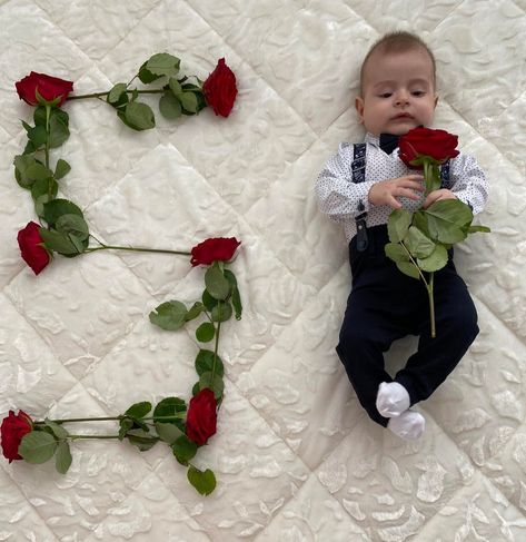 1 Months Baby Photoshoot Ideas, Seven Months Baby Photography, Boy Monthly Baby Pictures, 1 Month Baby Boy Photoshoot, Monthly Baby Photos Boy, 5 Month Baby, 1 Month Baby, Baby Birthday Photoshoot, Baby Boy Newborn Photography