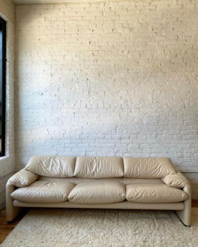 Cream Leather Sofa Living Room, Maralunga Sofa, Cream Leather Sofa, Leather Couches Living Room, Beige Couch, Vintage Leather Sofa, Ikea Couch, Leather Sofa Living Room, Couches For Sale