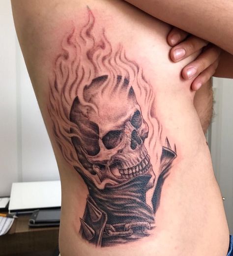 ghost Rider @julianopereiraveniversum Gost Rider Tattoo, Ghost Rider Tattoo Ideas, Ghost Rider Tattoo Design, Rider Tattoo, Ghost Rider Tattoo, Basic Tattoos, Tattoos Inspo, Skull Sketch, Cartoon Tattoo