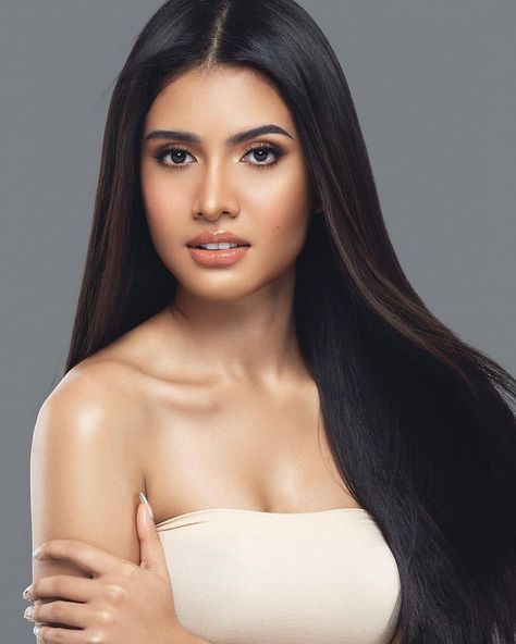 Reyna Filipinas 🇵🇭 on Instagram: “WALANG BUDOL 💅👑🇵🇭 Make Up: @sephmadrid28 Hair: @aryanbuccat Stylist: @beautyqueenexpert Photo: @mark.caceres.photography…” Rabiya Mateo, Pageant Pictures, Miss Universe Philippines, Women Faces, Embroidered Canvas, Miss Universe, Beauty Icons, Graffiti Lettering, Beauty Pageant